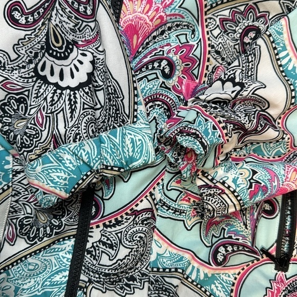 Chico’s UPF Neema Paisley Jacket Size 8/10 (M) - Picture 14 of 15